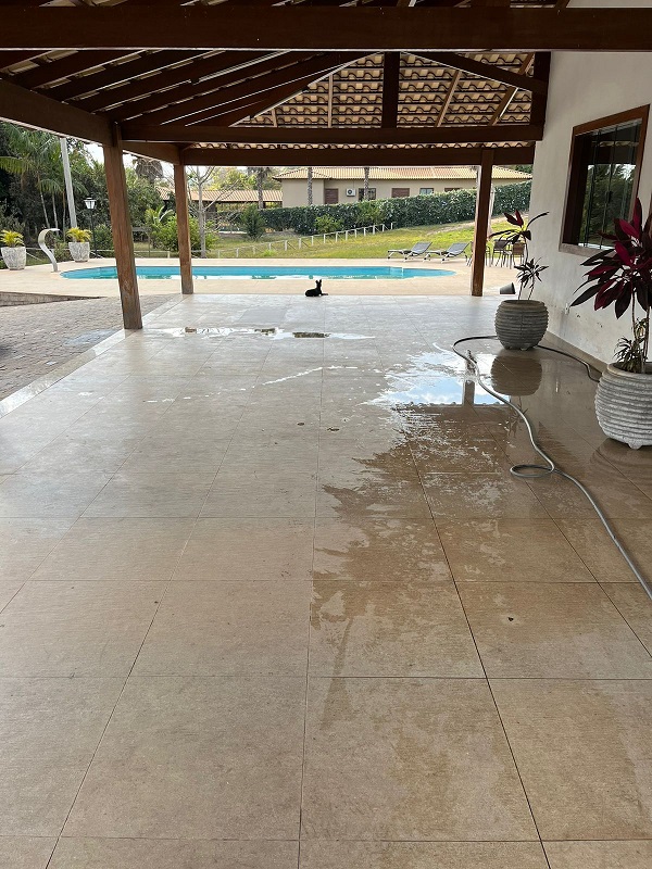 limpeza profundo de piso de area residencial bh